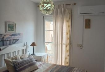 La Casita de Nuria allows 18 year olds to book a room