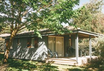 Terres de France - Les Hameaux des Marines has Balcony rooms