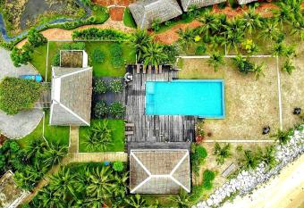 Lawana Escape has Balcony rooms