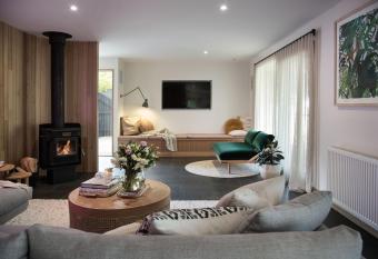 Dollywood has Balcony rooms