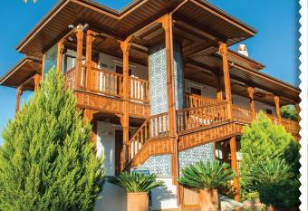 Hotel Azmakhan has Balcony rooms