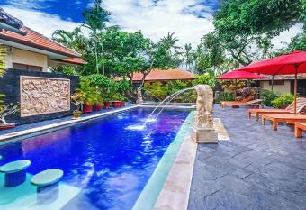 Yulia Beach Inn Kuta has Balcony rooms