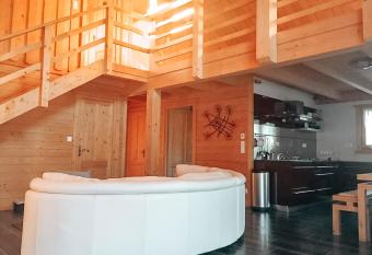 Chez Siouab has Balcony rooms