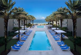 Edgewater Beach Hotel has Balcony rooms