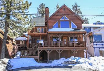 Boulder Bay Park Lakefront has Balcony rooms