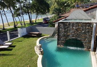 Trinity Beach House allows 18 year olds to book a room