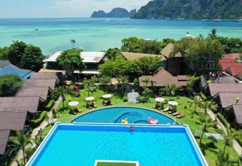 Phi Phi Andaman Legacy Resort has Balcony rooms