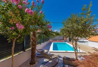 Bellona has Balcony rooms