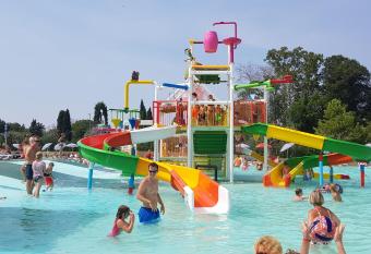 Camping Cisano - San Vito allows 18 year olds to book a room