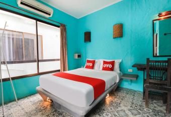 OYO 1103 Pirates House Hotel allows 18 year olds to book a room