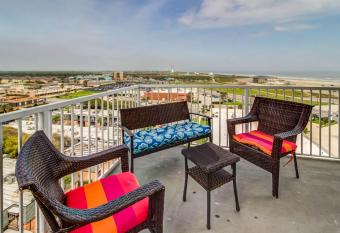 Emerald by the Sea Retreat has Balcony rooms