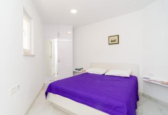 Apartment Riki allows 18 year olds to book a room