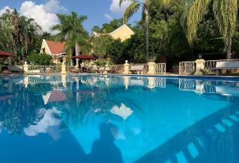 Casta Diva allows 18 year olds to book a room