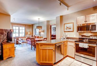 Dakota Lodge 8513 has Balcony rooms