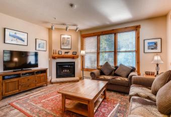 Trappers Crossing 8780 has Balcony rooms