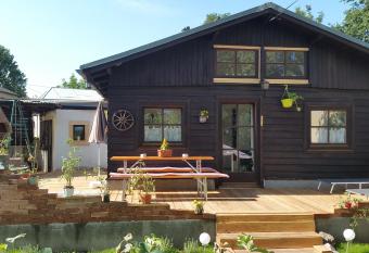 Binderh  usl allows 18 year olds to book a room