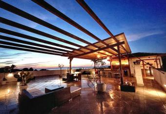 Residenza Cunto allows 18 year olds to book a room