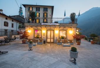Albergo Ardesio Da Giorgio has Balcony rooms