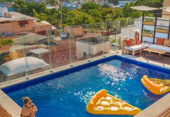 Nomads Hotel & Rooftop Pool Cancun allows 18 year olds to book a room