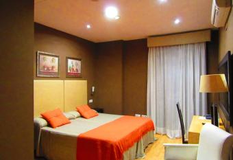 Hotel San Marcos allows 18 year olds to book a room