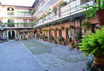 Hanul Fullton allows 18 year olds to book a room