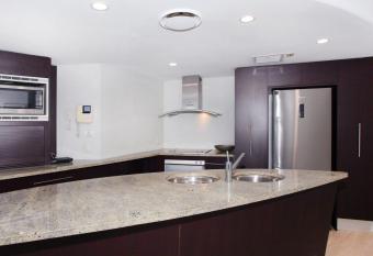 Sirocco 506 has rooms with a private hot tub