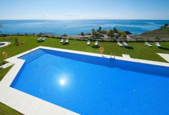 Ol  e Nerja Holiday Rentals by Fuerte Group allows 18 year olds to book a room
