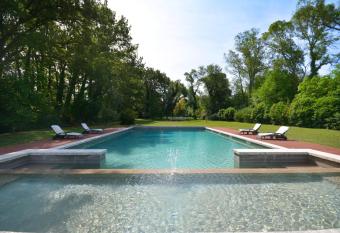 Ancien Mas Du Moulin has Balcony rooms