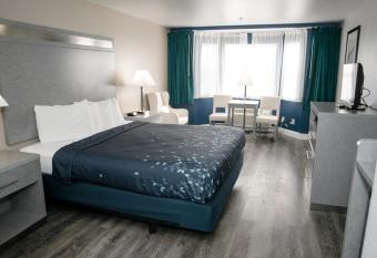 Anchor Beach Inn has Smoking/Balcony rooms