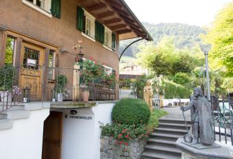 Gasthof Krone Blatten allows 18 year olds to book a room