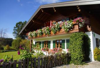 Ferienwohnungen Mueller has Balcony rooms