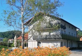 Apartments & rooms Sa  a has Balcony rooms