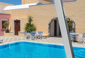 Hotel Sunrise has Balcony rooms