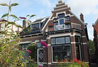 B&B Ferdivedaasje has Balcony rooms