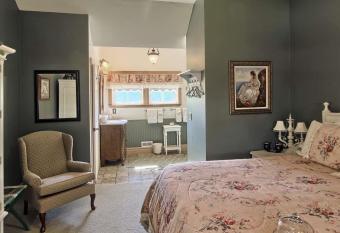 Grand Victorian B&B Inn allows 18 year olds to book a room