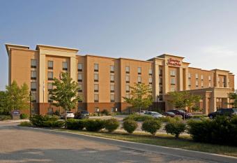 Hampton Inn & Suites Bloomington-Normal allows 18 year olds to book a room