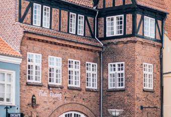 Hotel Faaborg allows 18 year olds to book a room