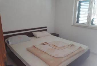 Apartments Marinko has Smoking/Balcony rooms