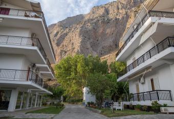 Philoxenia Apartments has Balcony rooms