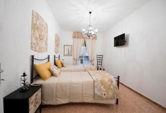 A Casa di Nonna Ada has Balcony rooms