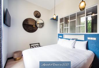 Logis Villa C H  tel has Balcony rooms