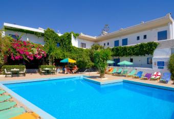 Costas & Chrysoula has Balcony rooms