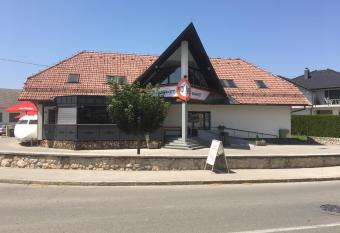 Apartments Avio has Balcony rooms