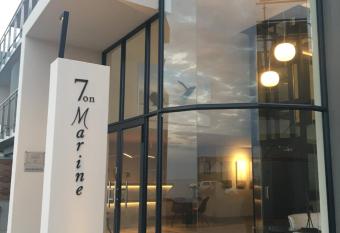 7 on Marine has Balcony rooms