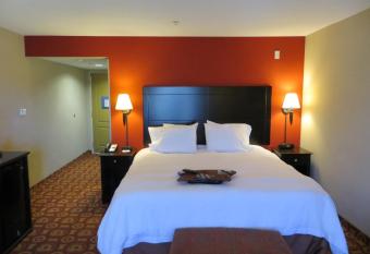 Hampton Inn & Suites Banning-Beaumont has Smoking/Balcony rooms