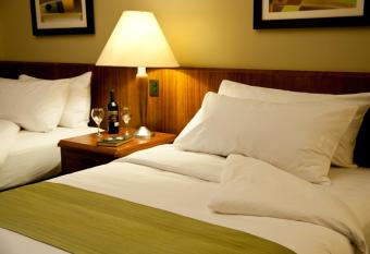 Hotel Palace Guayaquil allows 18 year olds to book a room