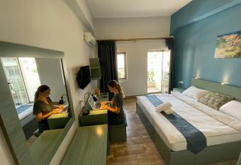 The Sydney Hotel allows 18 year olds to book a room