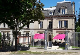 La Demeure d Elodie has Balcony rooms