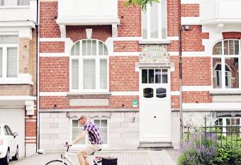 B&B Villa des Roses allows 18 year olds to book a room