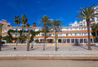 Hotel Figueretes allows 18 year olds to book a room